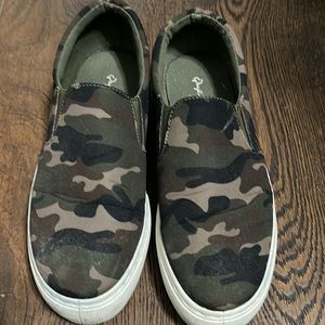 Quipid camo sneakers